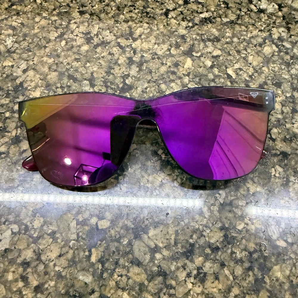 Stylish Women’s Roxy Purple Sunglasses